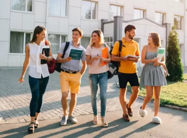 Học online theo bộ clips có sẵn